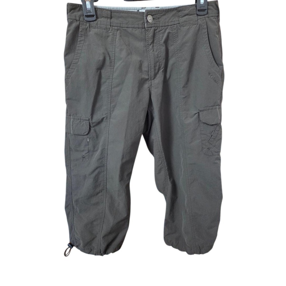 Columbia Titanium Women's Hiking Capri Pants Size 8 Green Cargo Lightweight